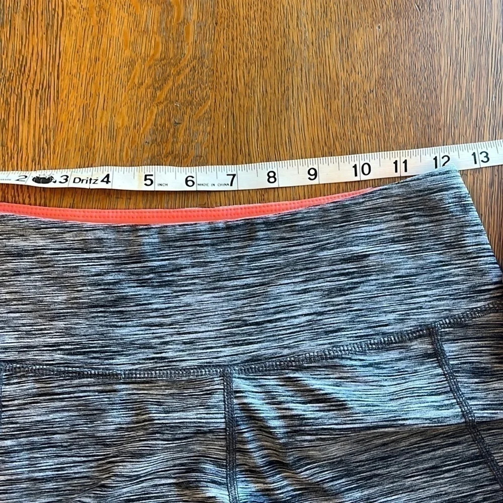 H&M Sport leggings. Gray striped design. Skinny leg size S